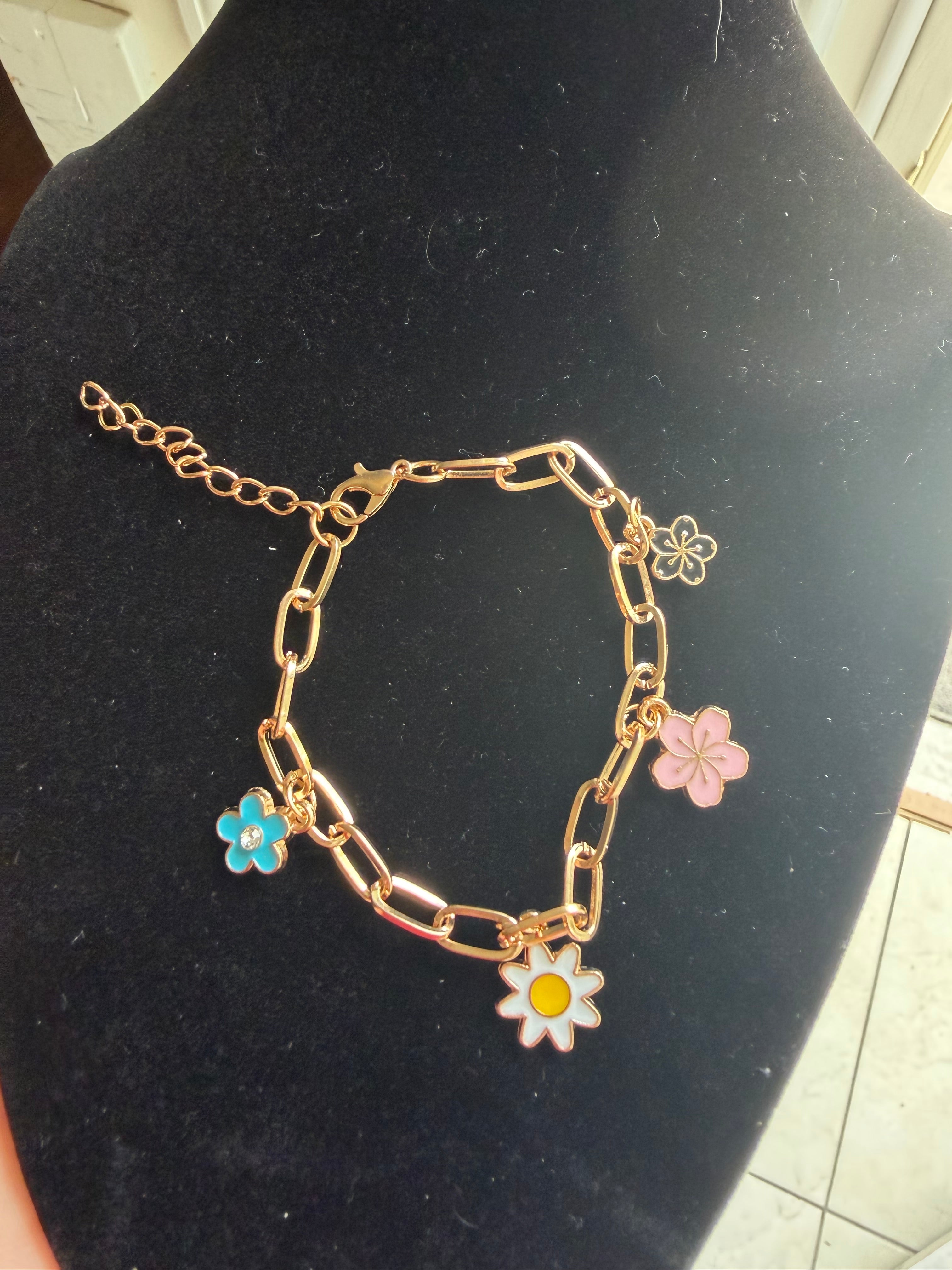 Blooming Daisy Charm Bracelet | Handmade Gold Floral Charm Bracelet